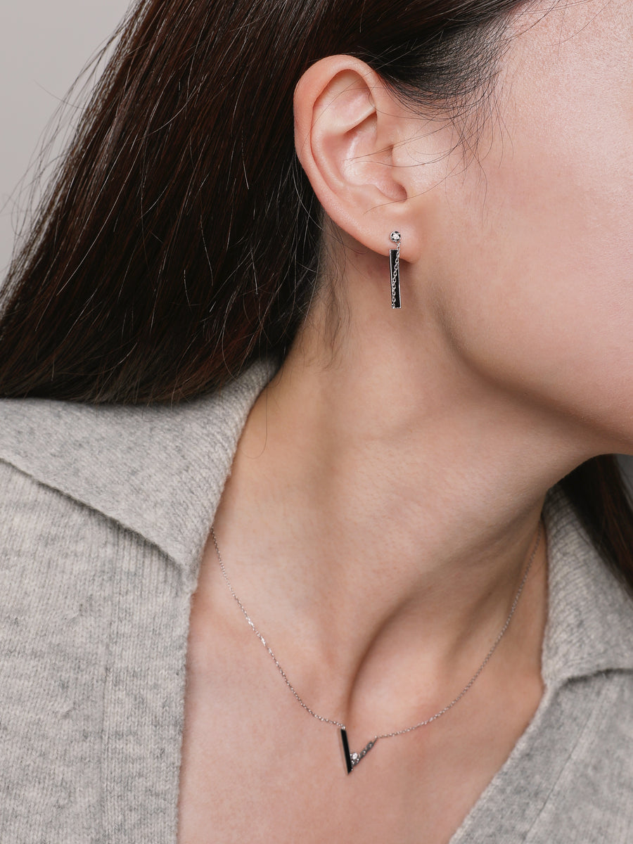 14k V Necklace