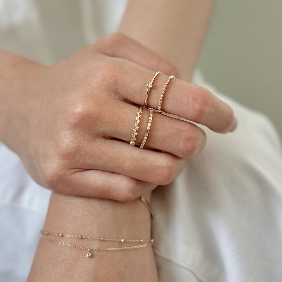 Anche Edges Diamond Ring