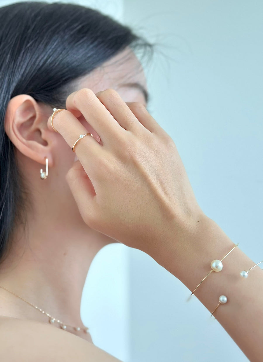 Solitaire Pearl Bangle