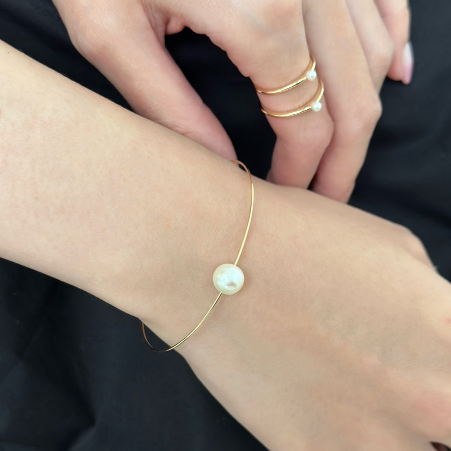 Solitaire Pearl Bangle
