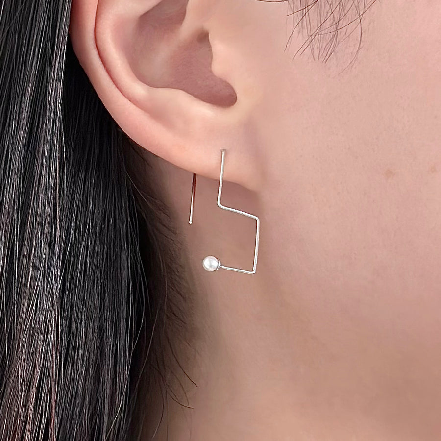 Libra Pearl Earring